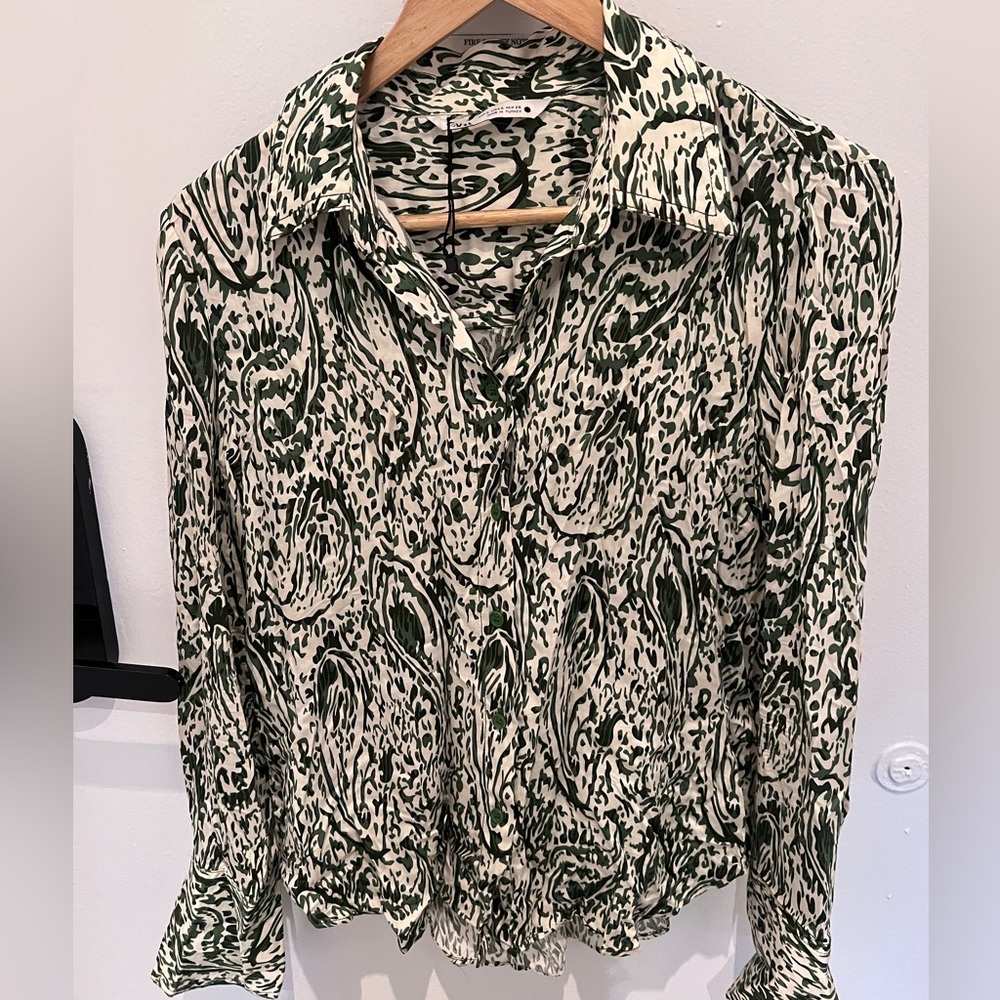 MOVING SALE HUGE DISCOUNTS!! - Zara Satin Effect NEW Set 💚